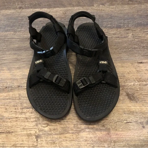 Teva Sandals in EUC s-l400.jpg main image 2